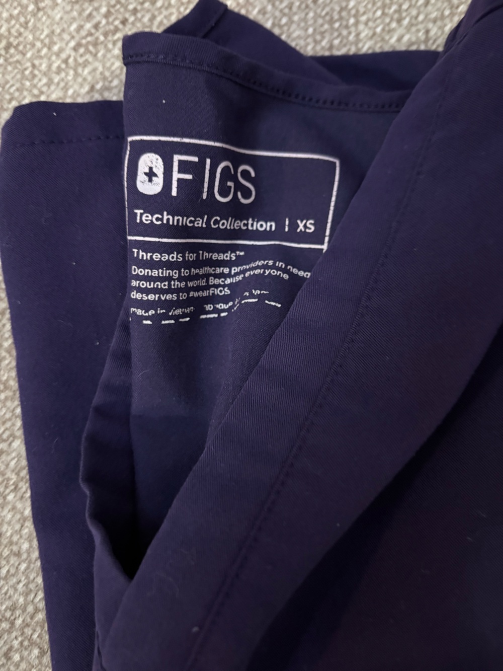 Figs Catarina One Pocket Scrub Top in Limited Edition Purple Jam XS - Picture 4 of 5